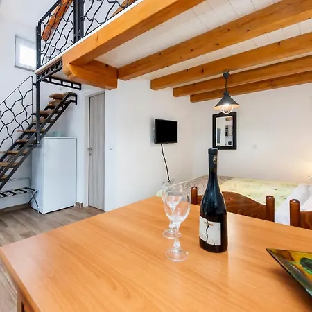 Stanzia Santa Brigida Semesterbostad *