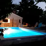 Stanzia Santa Brigida Feriehus *